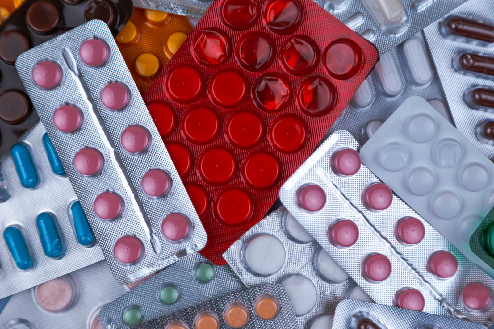 Tablets and capsules in blister packs